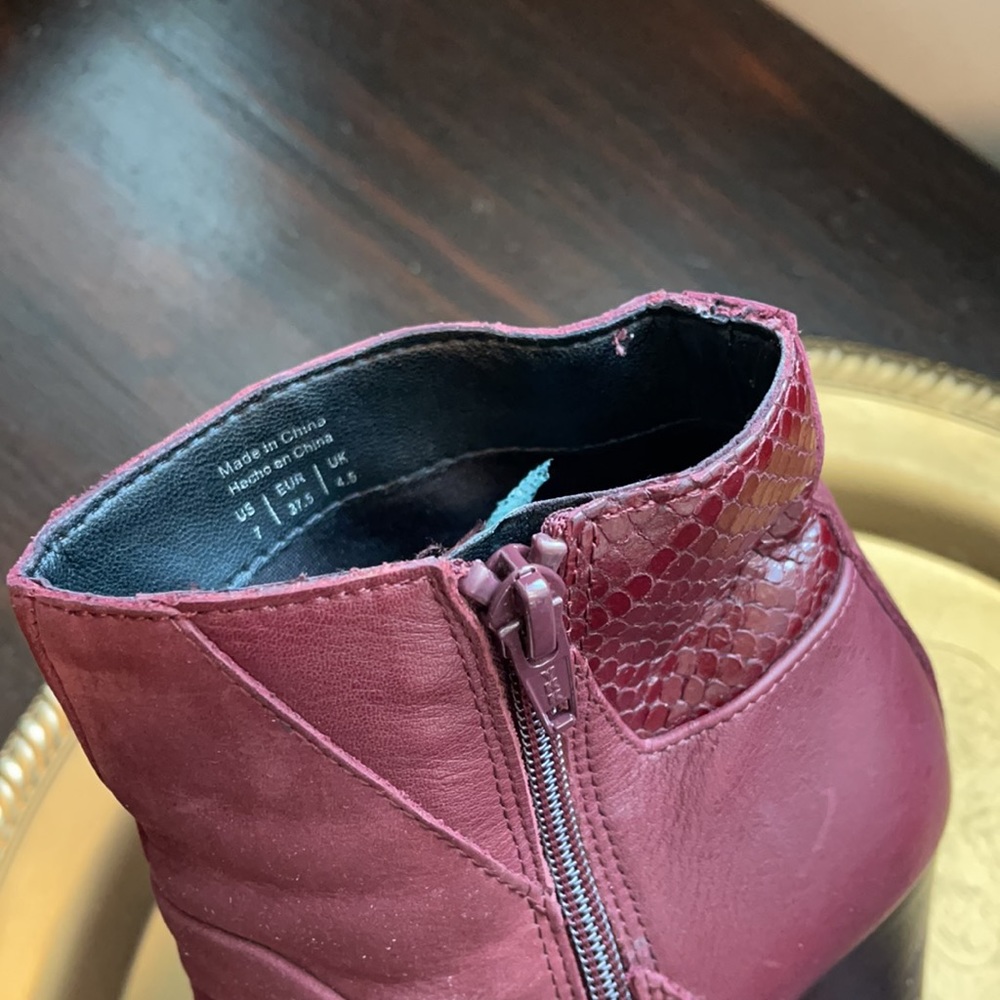 Also booties - Picture 7 of 7